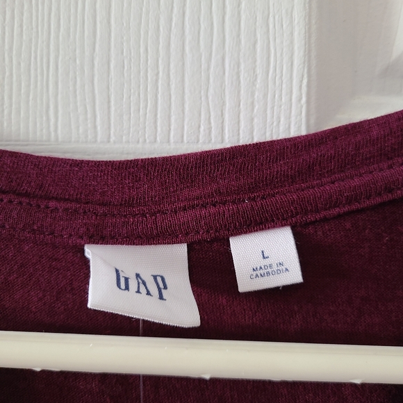 NWT Gap Women's Long Sleeve - Picture 2 of 3